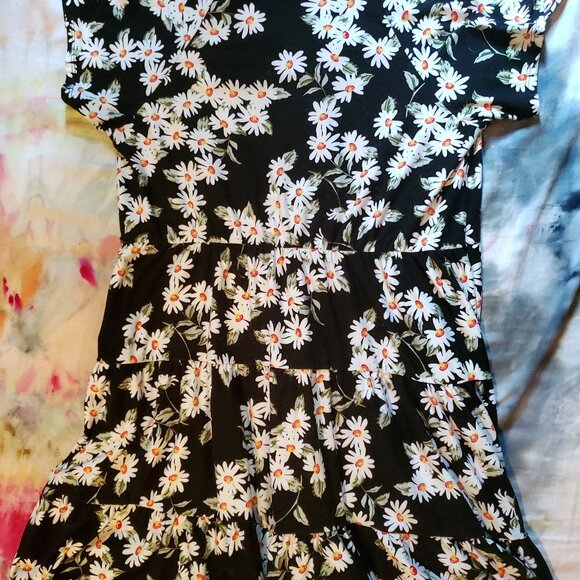 No Boundaries Black and White Floral Dress - Picture 2 of 3